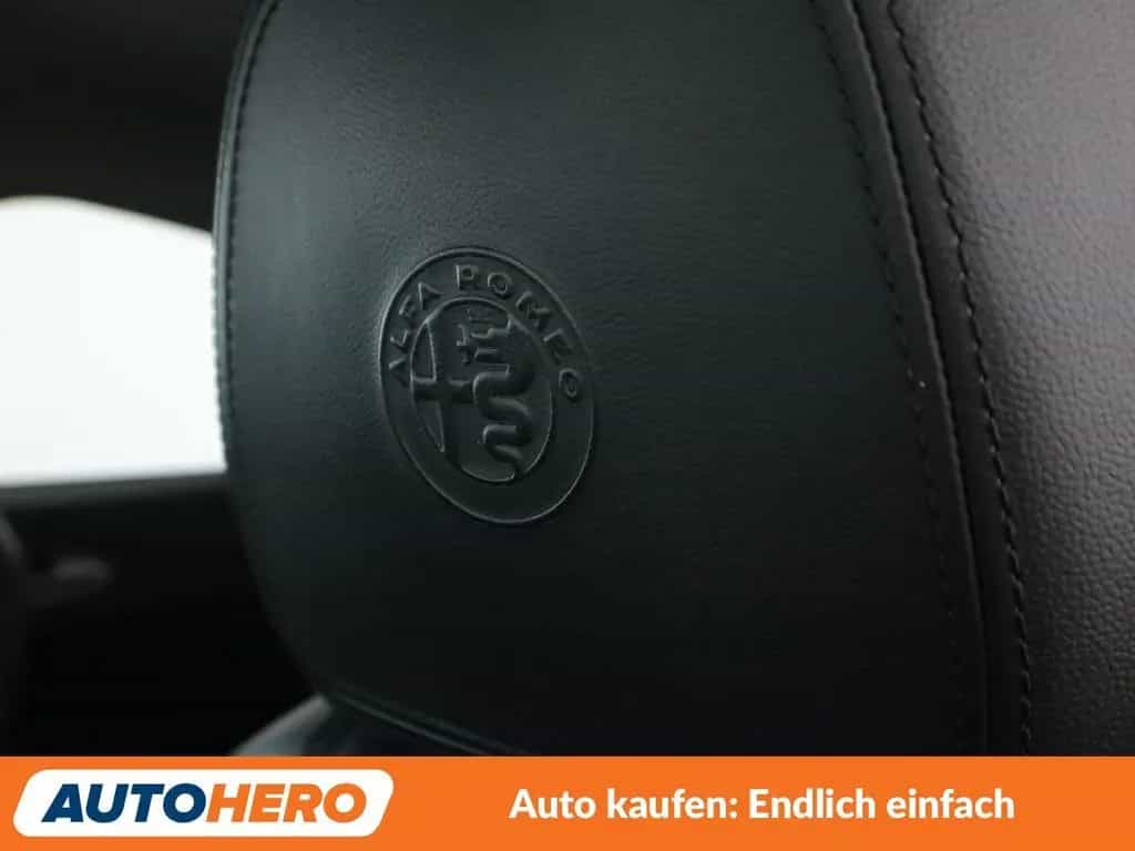 Alfa Romeo Giulia 2.2 JTDM Super Aut.*NAVI*TEMPO*CAM*PDC* 03/2017-photo-31