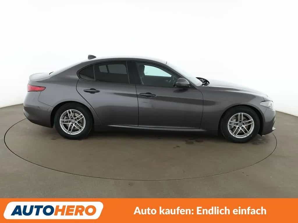 Alfa Romeo Giulia 2.2 JTDM Super Aut.*NAVI*TEMPO*CAM*PDC* 03/2017-photo-6