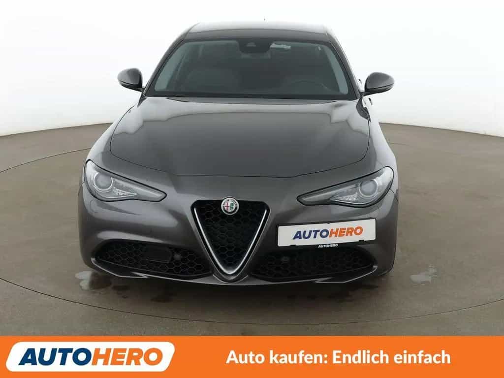 Alfa Romeo Giulia 2.2 JTDM Super Aut.*NAVI*TEMPO*CAM*PDC* 03/2017-photo-8