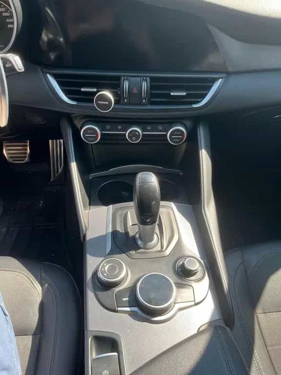 Alfa Romeo Giulia 2.2 Turbodiesel 180 CV AT8 Sup 04/2017-photo-3