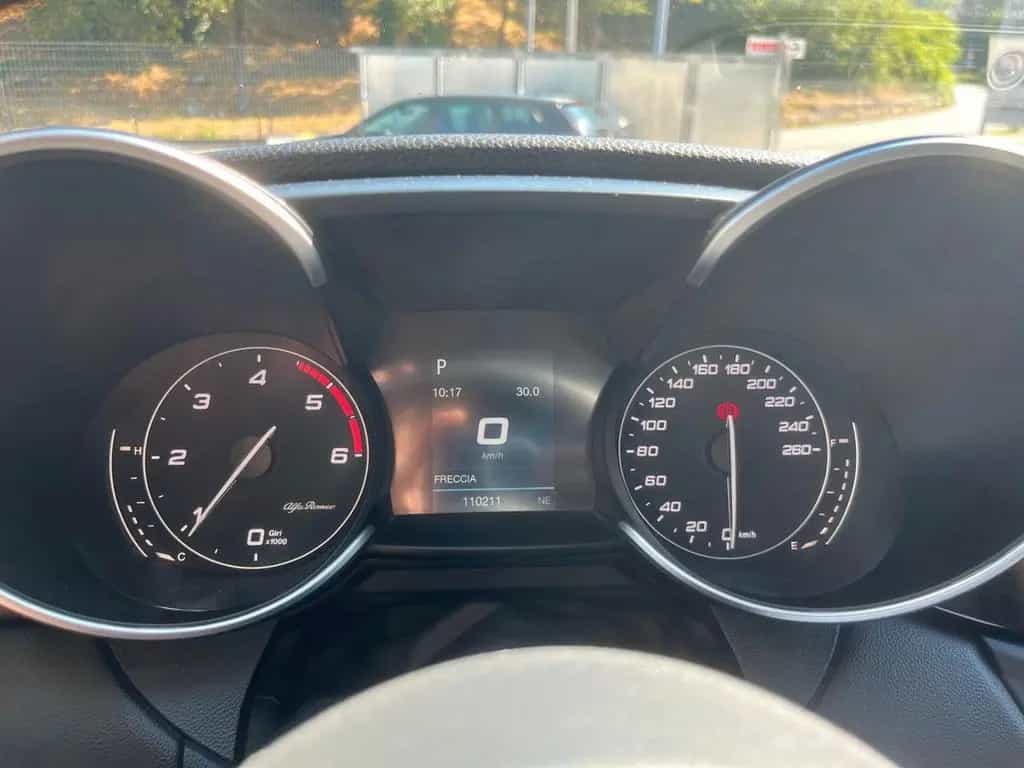 Alfa Romeo Giulia 2.2 Turbodiesel 180 CV AT8 Sup 04/2017-photo-7