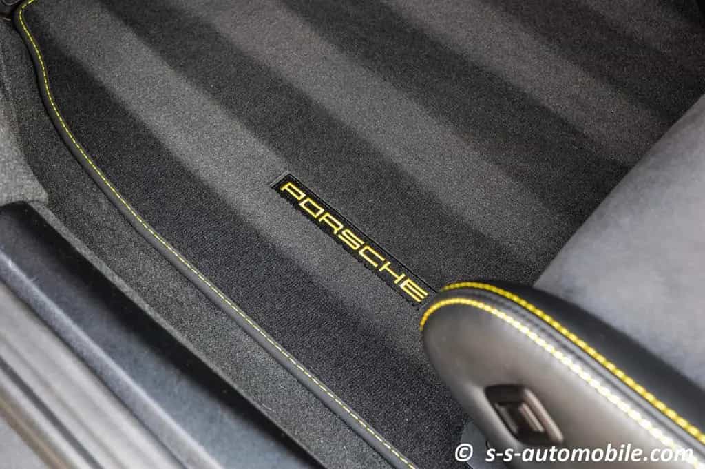Porsche 718 Cayman T SportDesign Vollschale Schalter 05/2020-photo-17