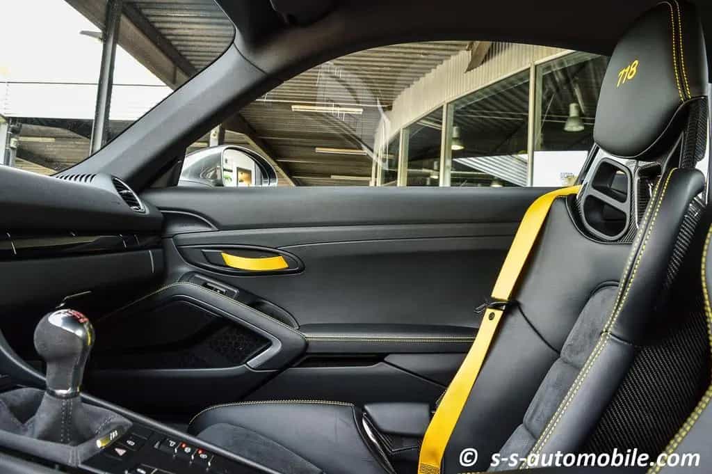 Porsche 718 Cayman T SportDesign Vollschale Schalter 05/2020-photo-21