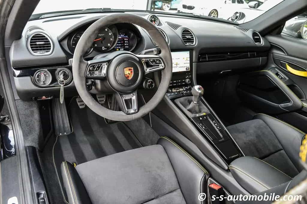 Porsche 718 Cayman T SportDesign Vollschale Schalter 05/2020-photo-23