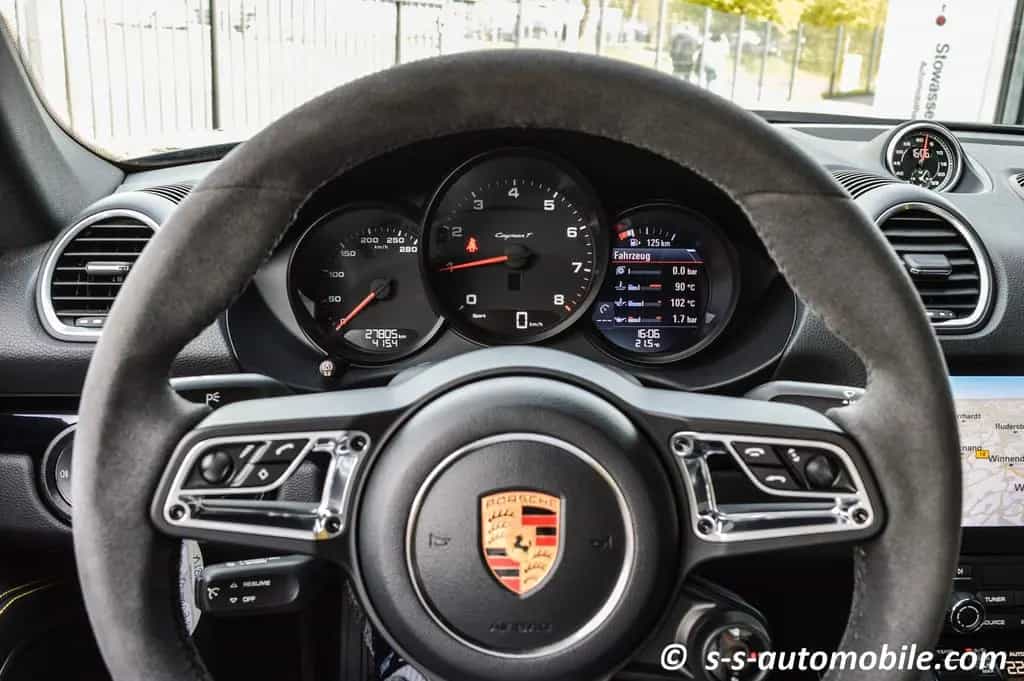 Porsche 718 Cayman T SportDesign Vollschale Schalter 05/2020-photo-25