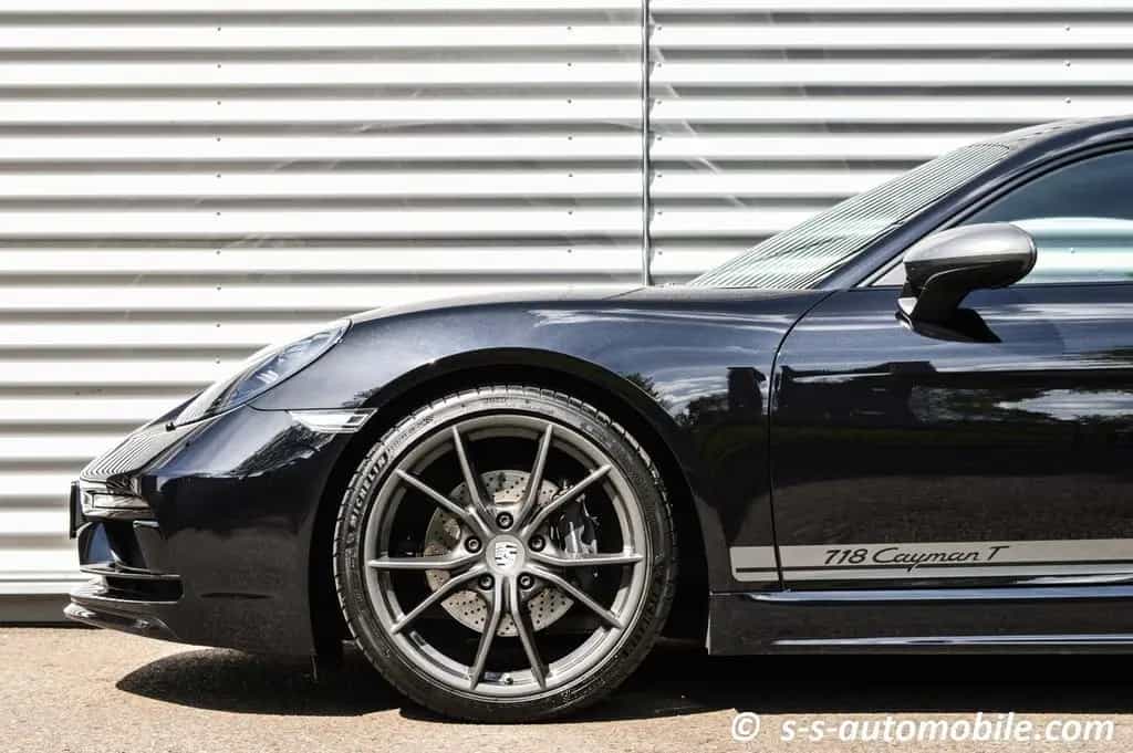 Porsche 718 Cayman T SportDesign Vollschale Schalter 05/2020-photo-3