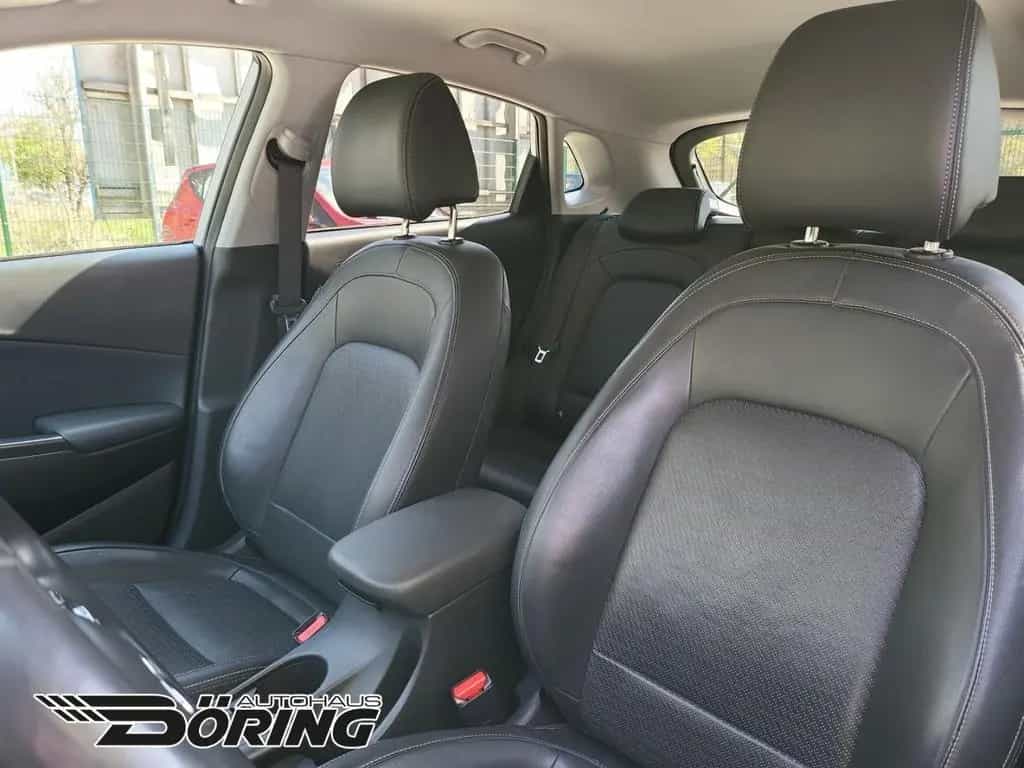 Hyundai KONA Premium 1.6 Automatik 4WD Leder Sitzheizung 08/2018-photo-19
