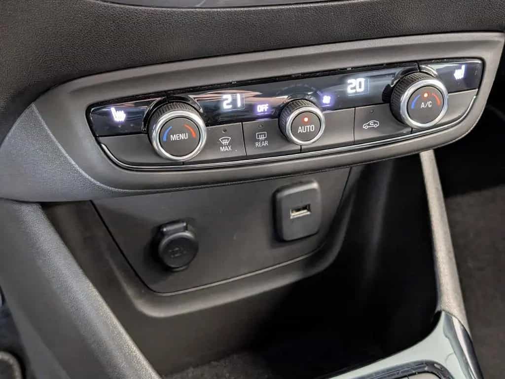 Opel Crossland 1.2 Elegance CarPlay Tempomat 06/2022-photo-17