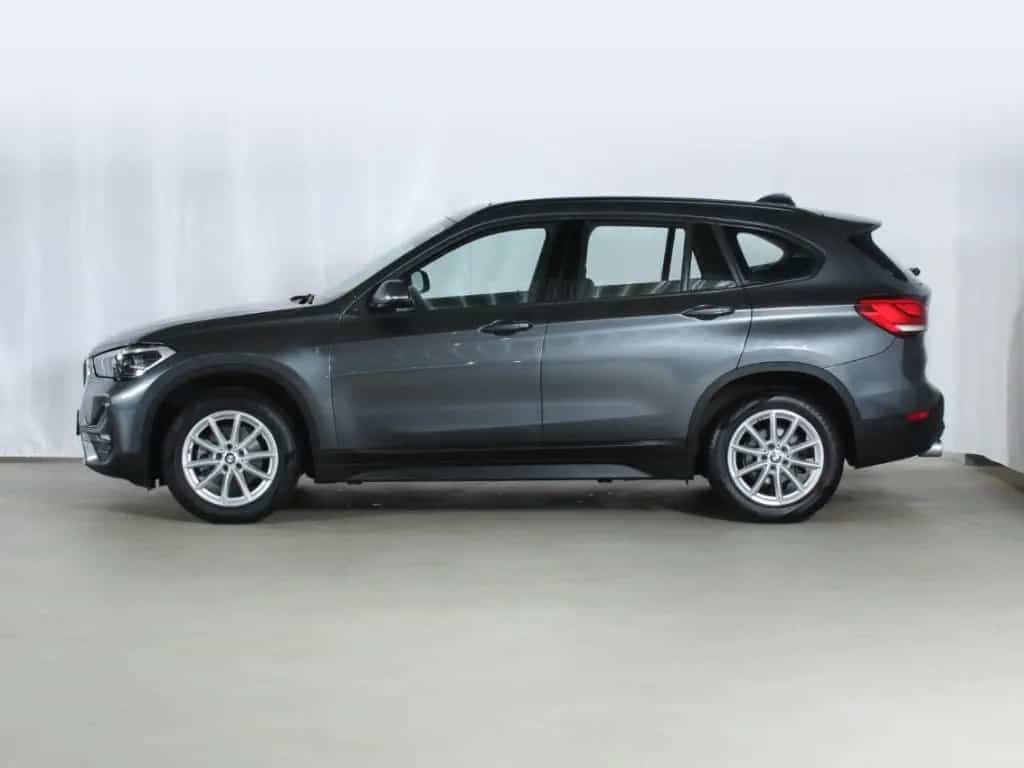 BMW X1 sDrive18i Kamera Panorama LED HIFI  Lordosen 04/2022-photo-2