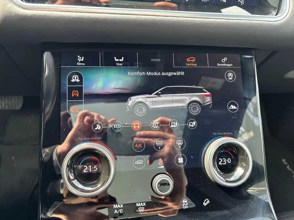 Land Rover Range Rover Rover Velar HSE 360°LEDER PAKET*AHK*HEADUP 03/2019-photo-20