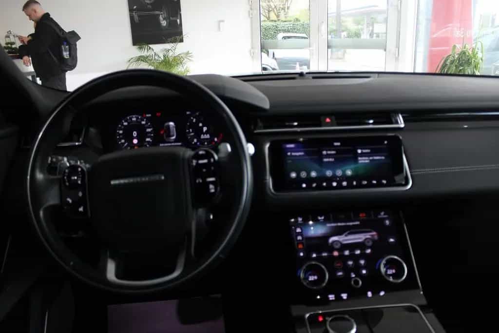 Land Rover Range Rover Rover Velar HSE 360°LEDER PAKET*AHK*HEADUP 03/2019-photo-28