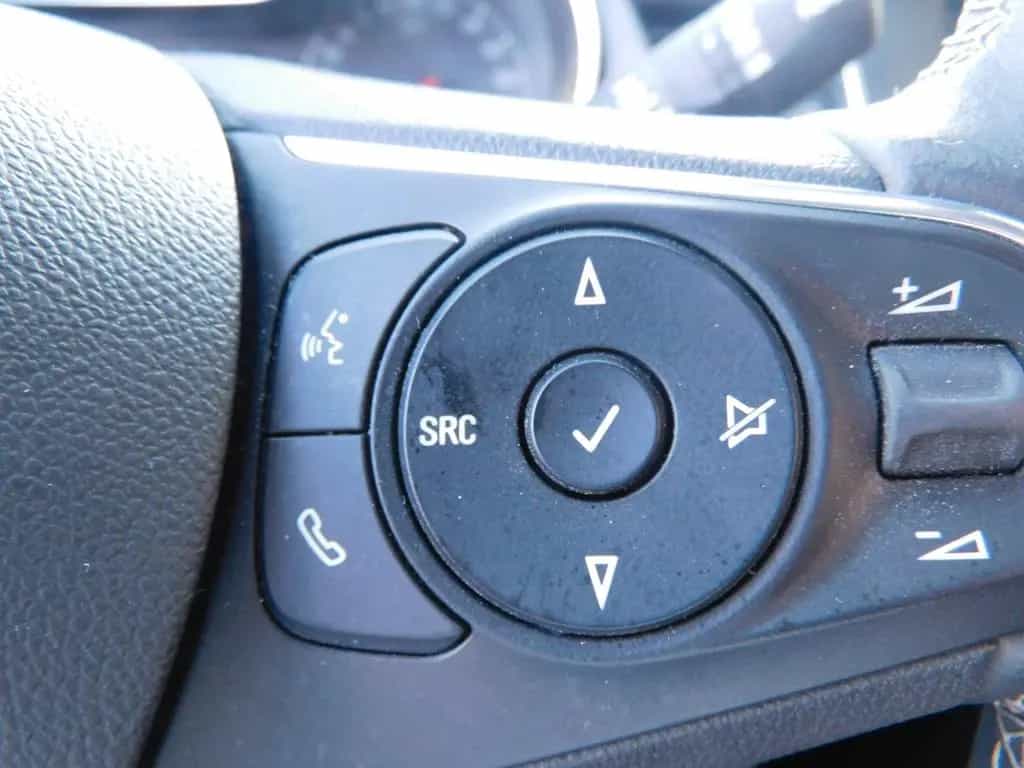 Opel Crossland 10/2022-photo-10