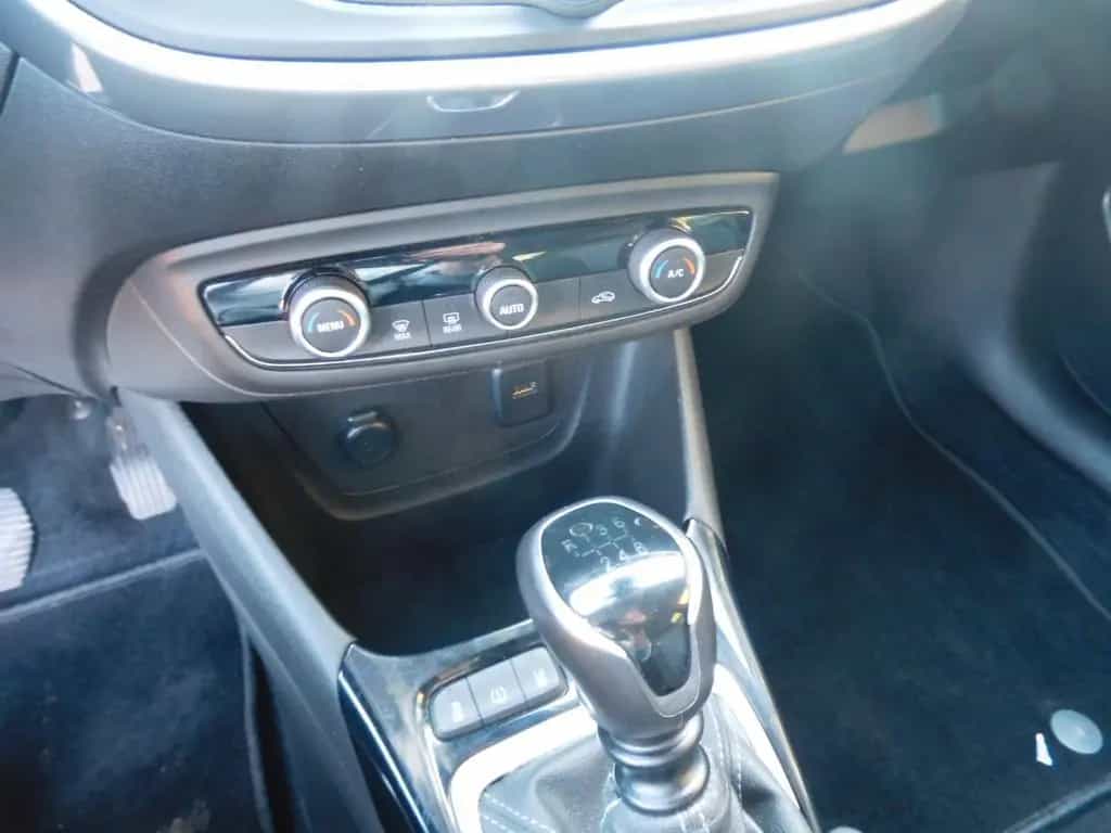 Opel Crossland 10/2022-photo-11