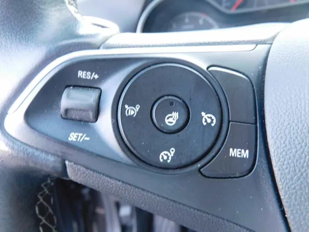 Opel Crossland 10/2022-photo-9