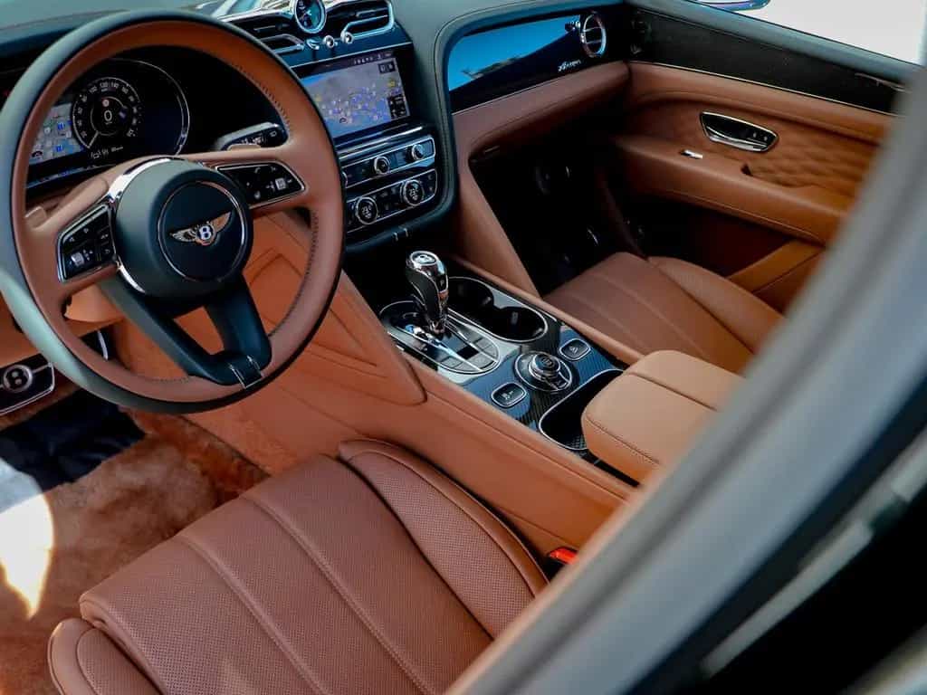 Bentley Bentayga Azure V8 4.0 550hp 07/2025-photo-13