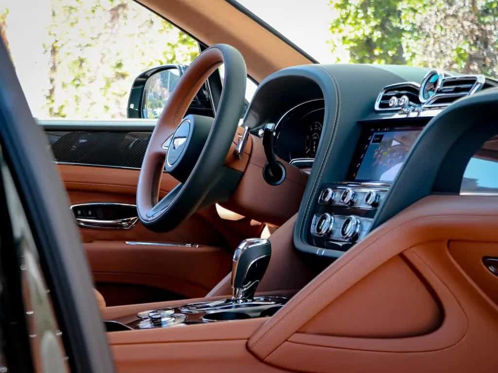 Bentley Bentayga Azure V8 4.0 550hp 07/2025-photo-15