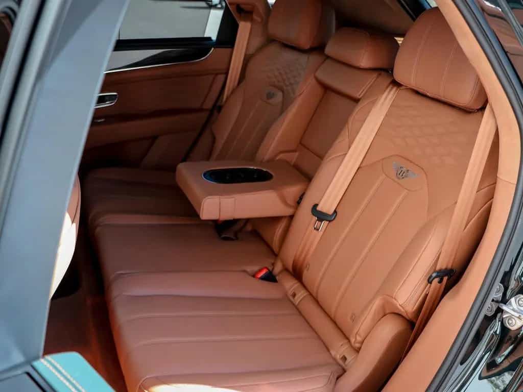 Bentley Bentayga Azure V8 4.0 550hp 07/2025-photo-17