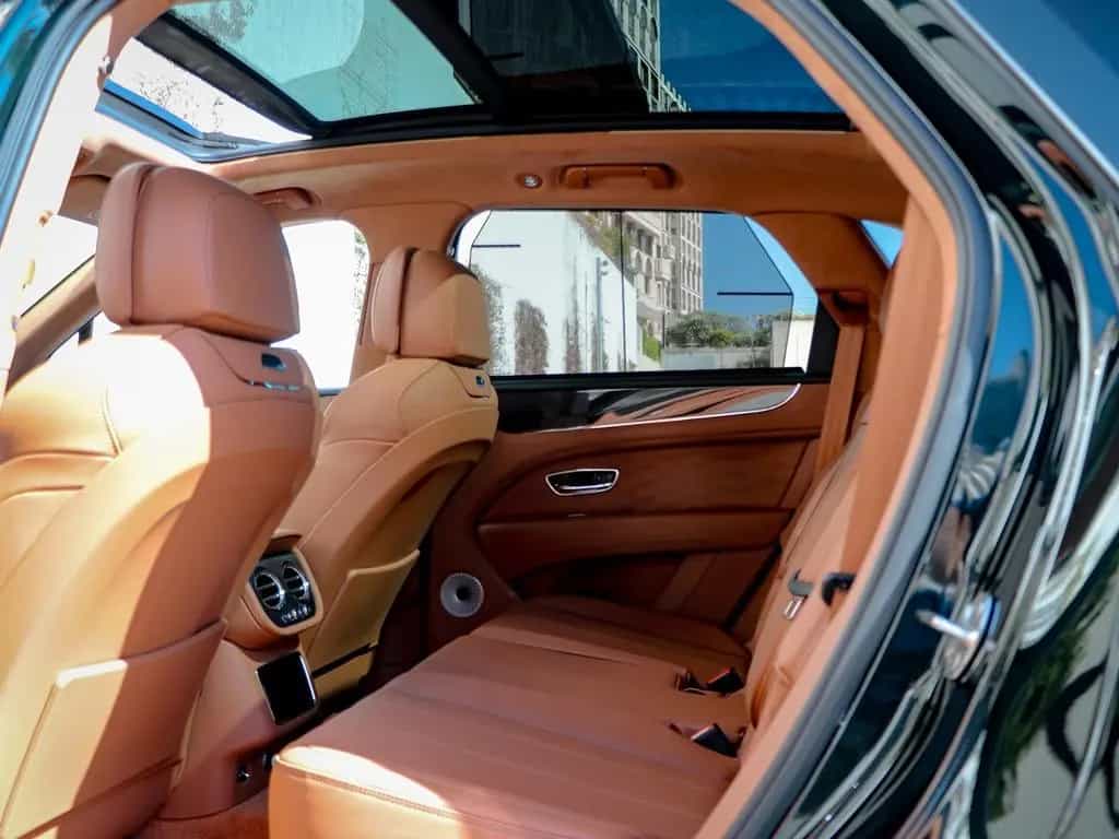 Bentley Bentayga Azure V8 4.0 550hp 07/2025-photo-18