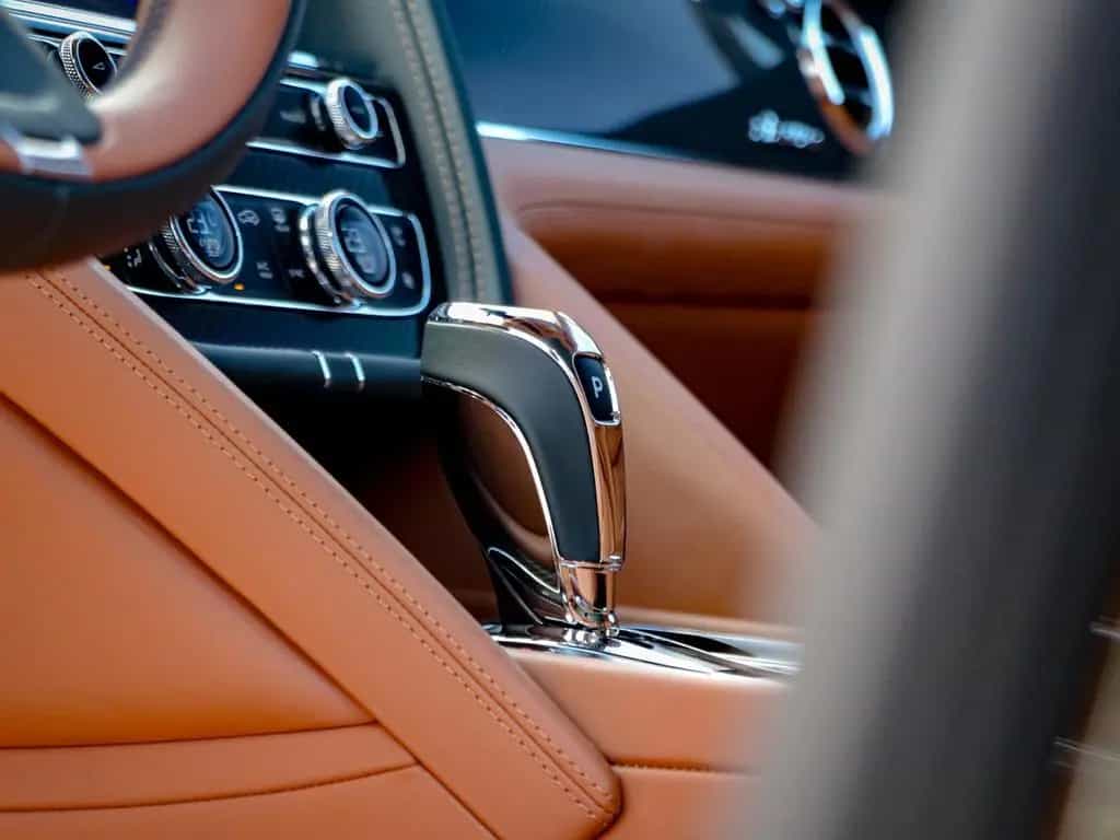 Bentley Bentayga Azure V8 4.0 550hp 07/2025-photo-21