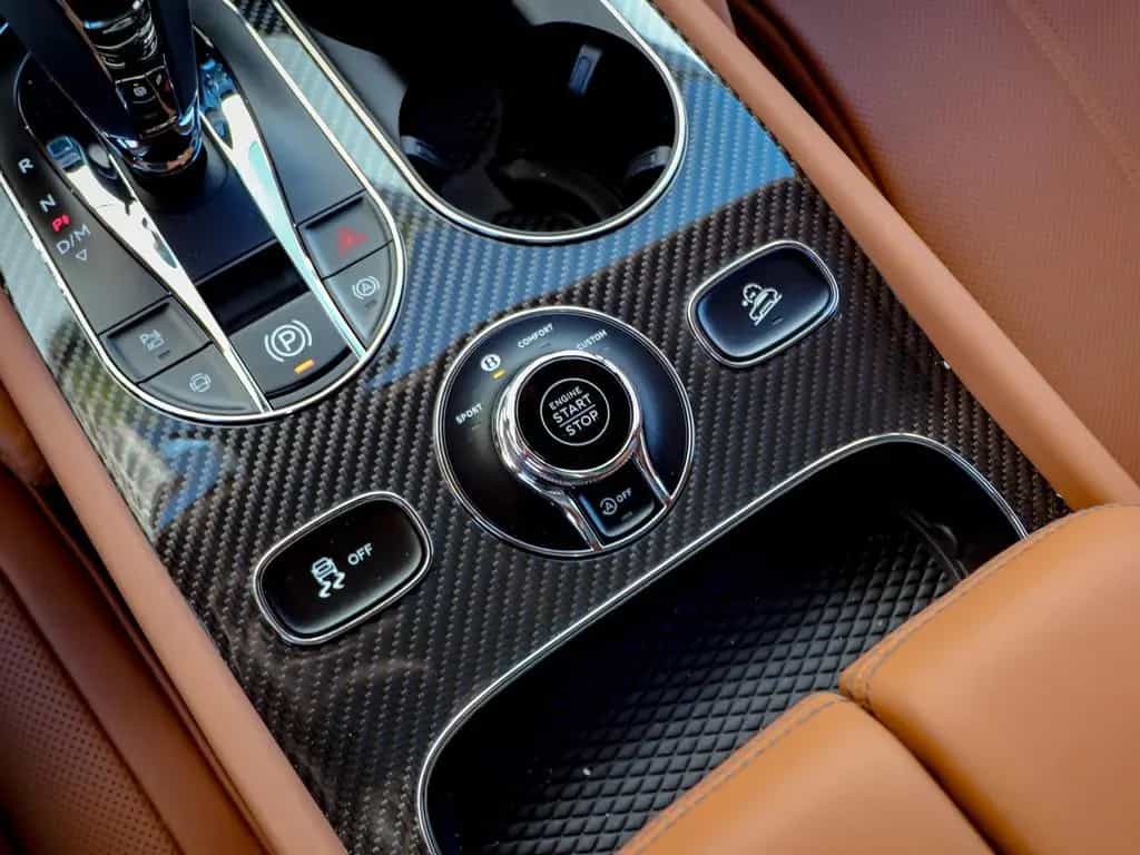 Bentley Bentayga Azure V8 4.0 550hp 07/2025-photo-22