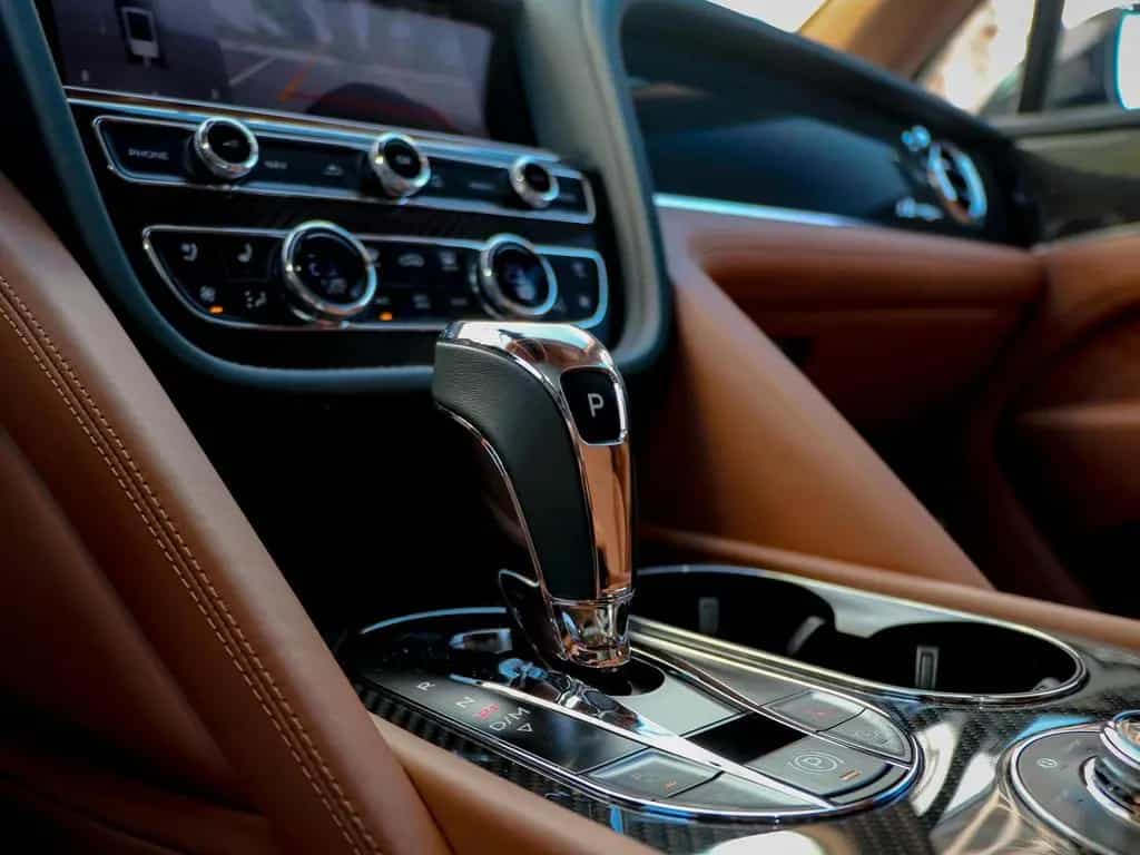 Bentley Bentayga Azure V8 4.0 550hp 07/2025-photo-24