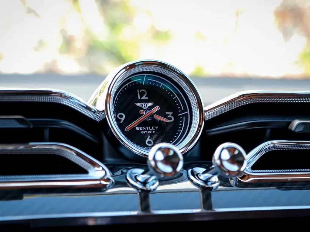 Bentley Bentayga Azure V8 4.0 550hp 07/2025-photo-25