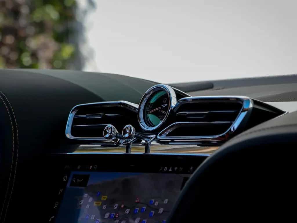 Bentley Bentayga Azure V8 4.0 550hp 07/2025-photo-26