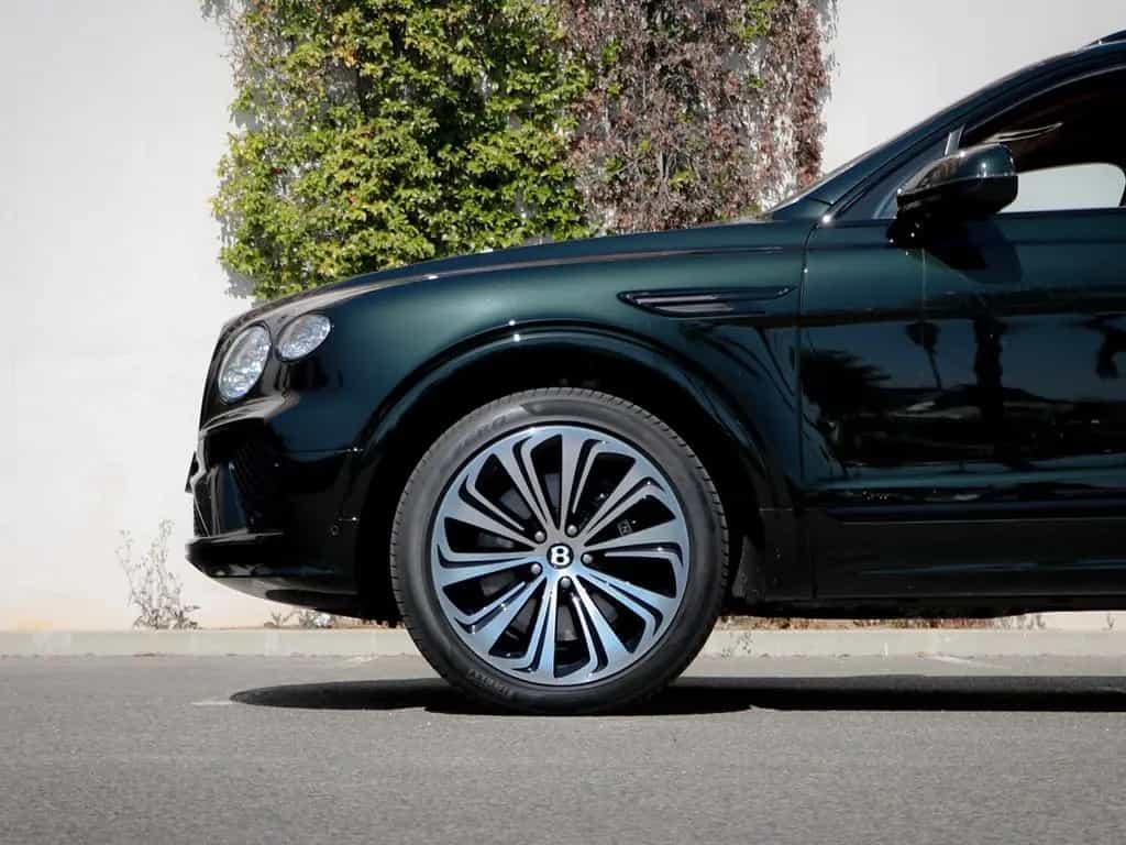 Bentley Bentayga Azure V8 4.0 550hp 07/2025-photo-3
