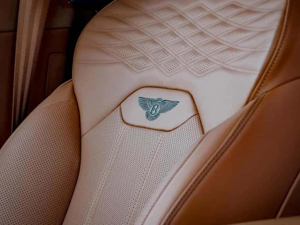 Bentley Bentayga Azure V8 4.0 550hp 07/2025-photo-31