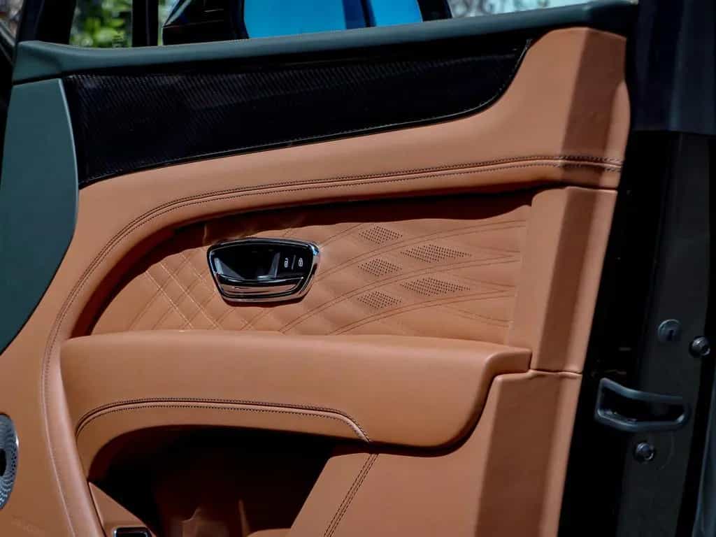 Bentley Bentayga Azure V8 4.0 550hp 07/2025-photo-33