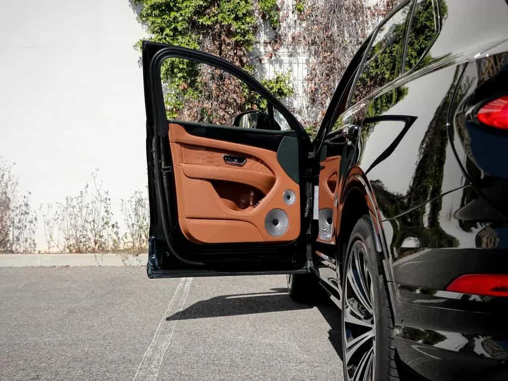 Bentley Bentayga Azure V8 4.0 550hp 07/2025-photo-35