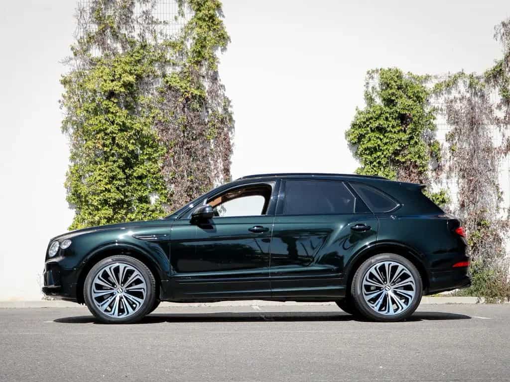 Bentley Bentayga Azure V8 4.0 550hp 07/2025-photo-6