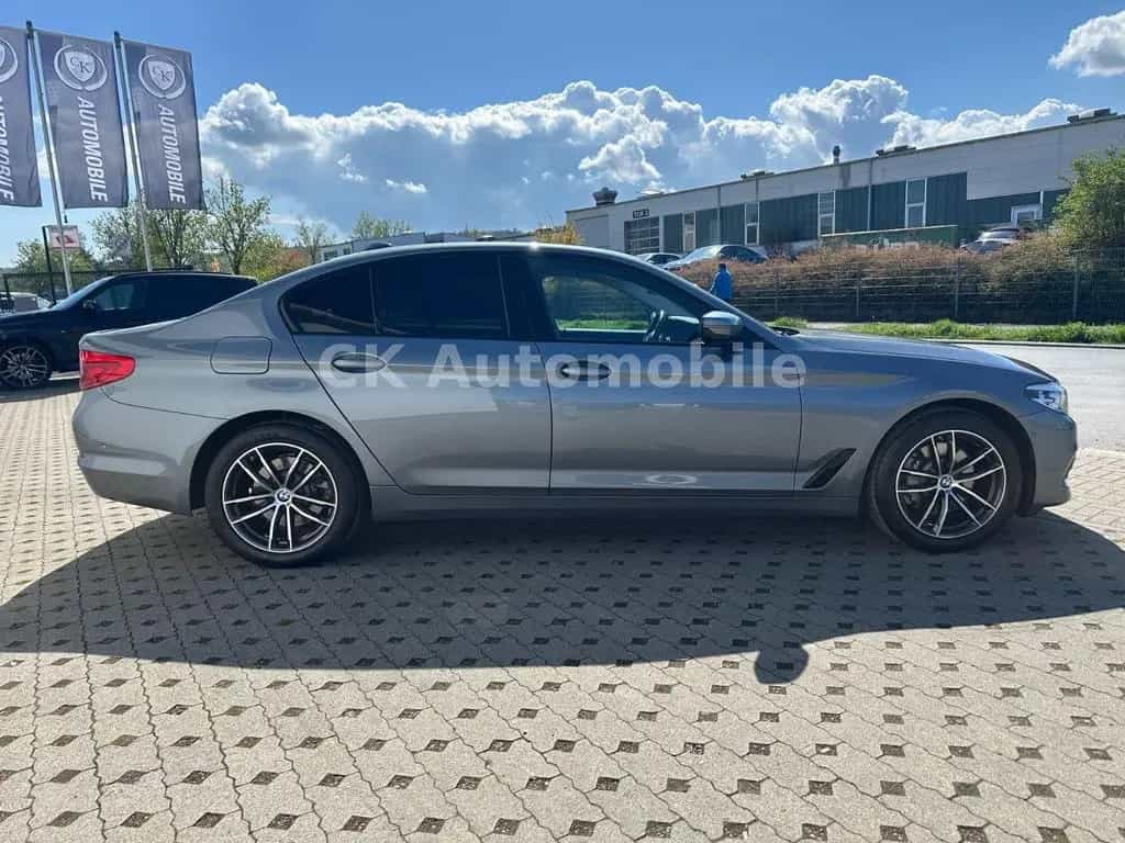 BMW 5 Series 530 i Lim. xDrive Sport Line/Navi/Leder/LED/Kam. 08/2020-photo-3