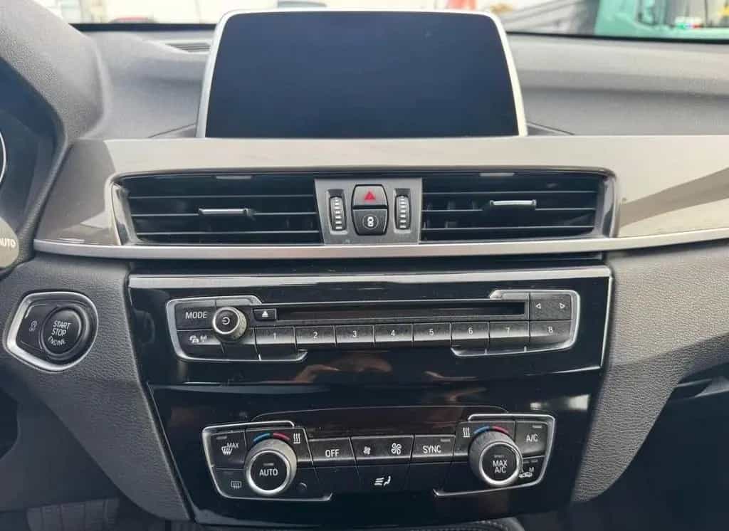 BMW X1 Bmw X1 sDrive18d Sport 02/2019-photo-6