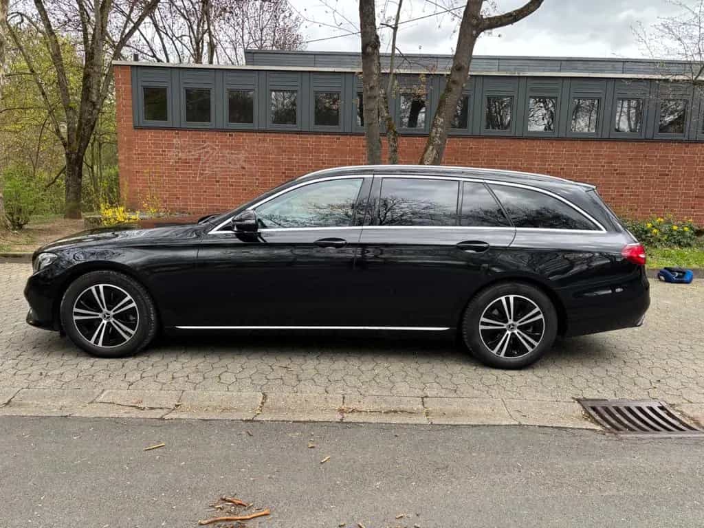 Mercedes-Benz E-Class 200 T Autom. Mild Hybrid 197PS 09/2019-photo-2