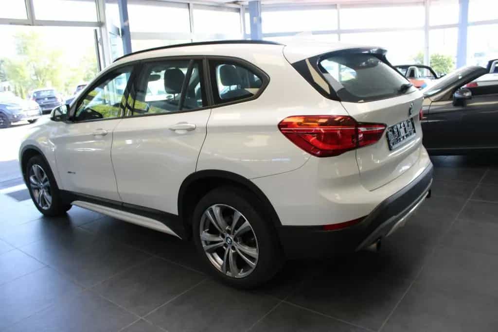 BMW X1 xDrive20i Aut. Sport Line 09/2017-photo-3