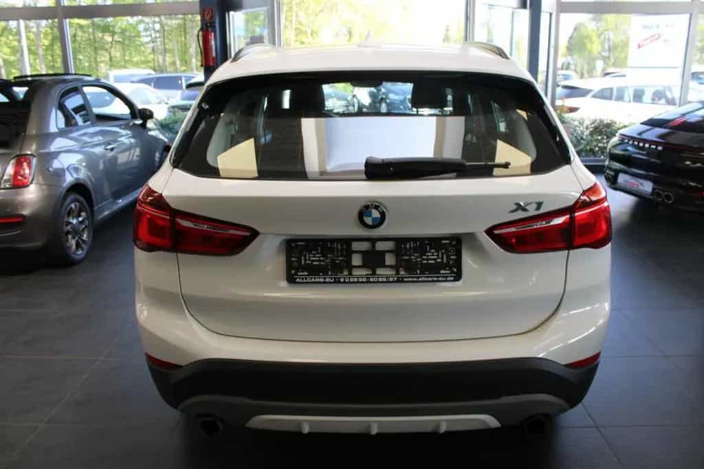 BMW X1 xDrive20i Aut. Sport Line 09/2017-photo-4