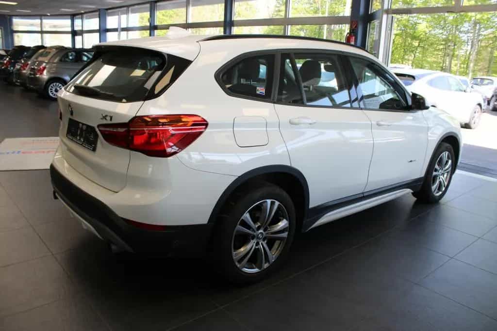 BMW X1 xDrive20i Aut. Sport Line 09/2017-photo-6
