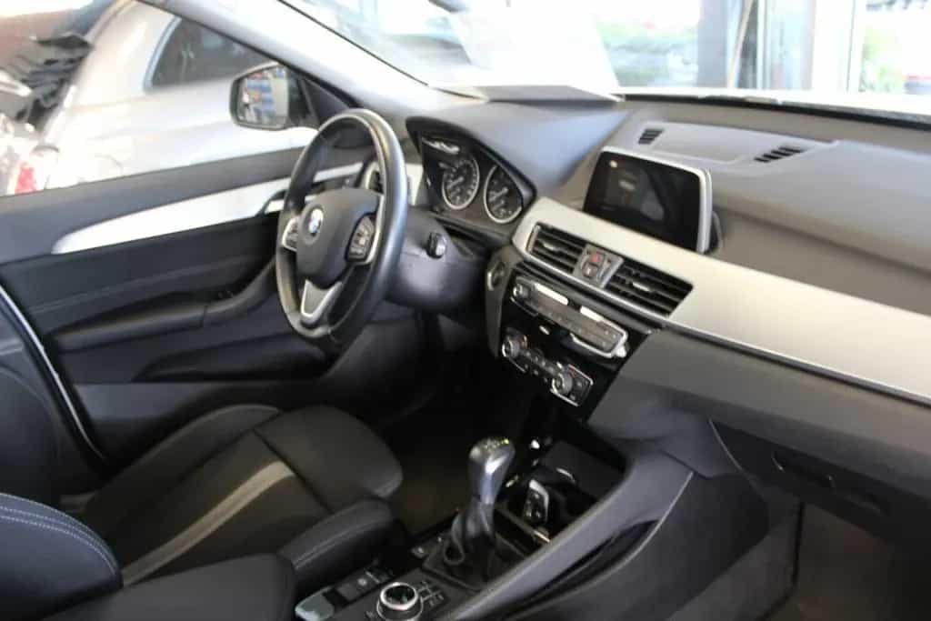 BMW X1 xDrive20i Aut. Sport Line 09/2017-photo-8