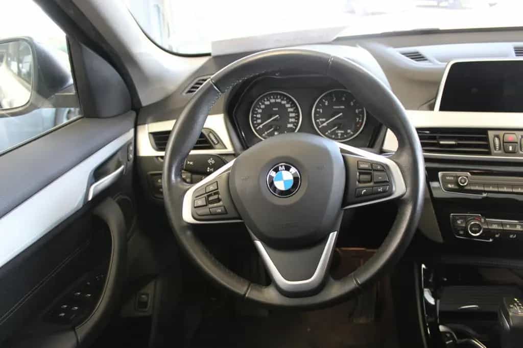 BMW X1 xDrive20i Aut. Sport Line 09/2017-photo-9
