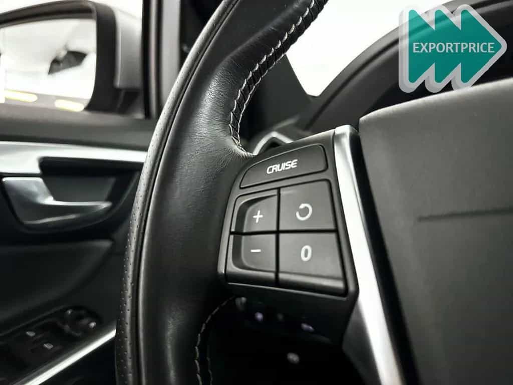 Volvo XC60 T5 FWD R-Design | Park assist | sitzheizung 02/2016-photo-17