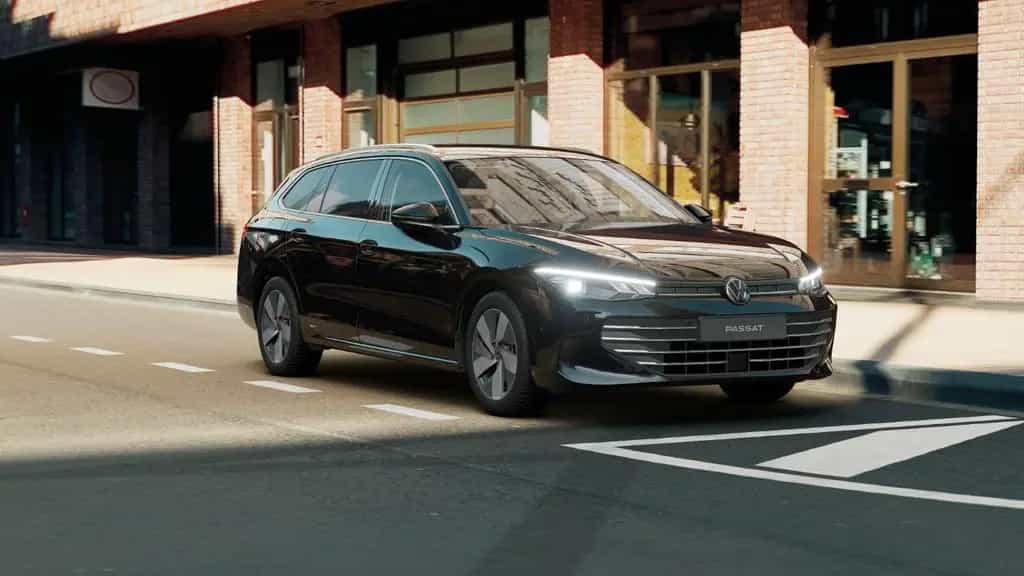 Volkswagen Passat Variant BUSINESS eTSI DSG+AHK+ALU 17+360° 07/2025-photo-4