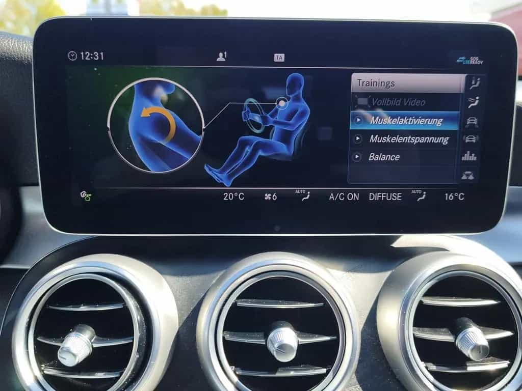 Mercedes-Benz C-Class T-Modell 300 T Aut. AMG-Line/Std.-hzg./Pano/Mu 10/2019-photo-19