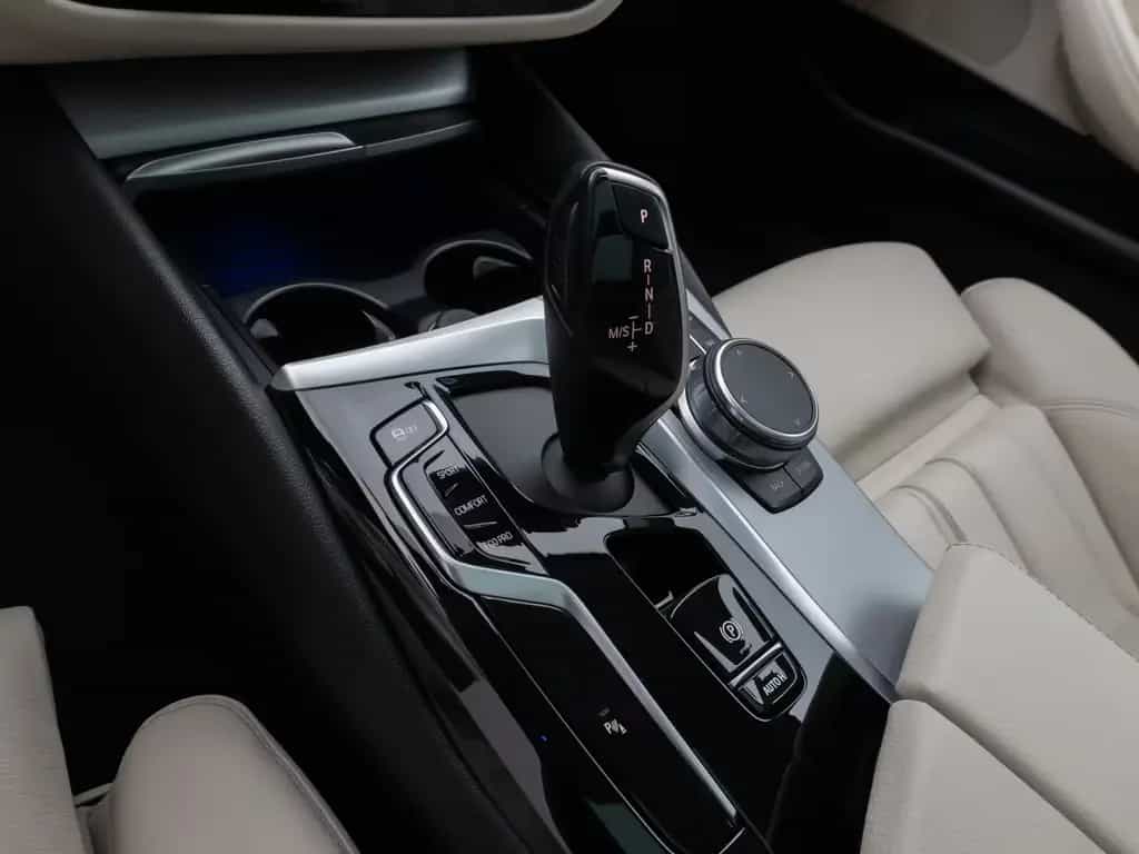 BMW 5 Series 530d xD Panoram Kamera HUD DAB HiFi SoftCl Sport 08/2020-photo-22