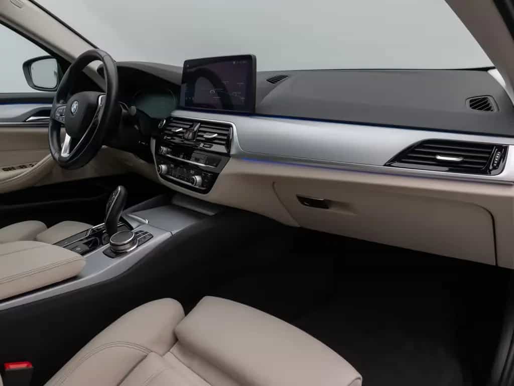 BMW 5 Series 530d xD Panoram Kamera HUD DAB HiFi SoftCl Sport 08/2020-photo-23