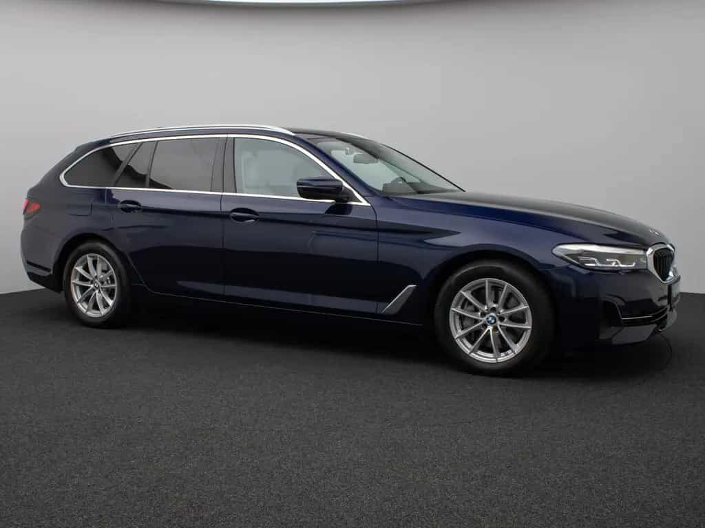 BMW 5 Series 530d xD Panoram Kamera HUD DAB HiFi SoftCl Sport 08/2020-photo-3