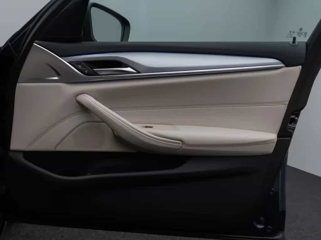 BMW 5 Series 530d xD Panoram Kamera HUD DAB HiFi SoftCl Sport 08/2020-photo-32