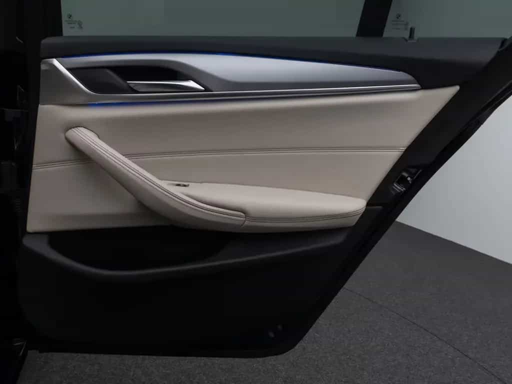 BMW 5 Series 530d xD Panoram Kamera HUD DAB HiFi SoftCl Sport 08/2020-photo-33