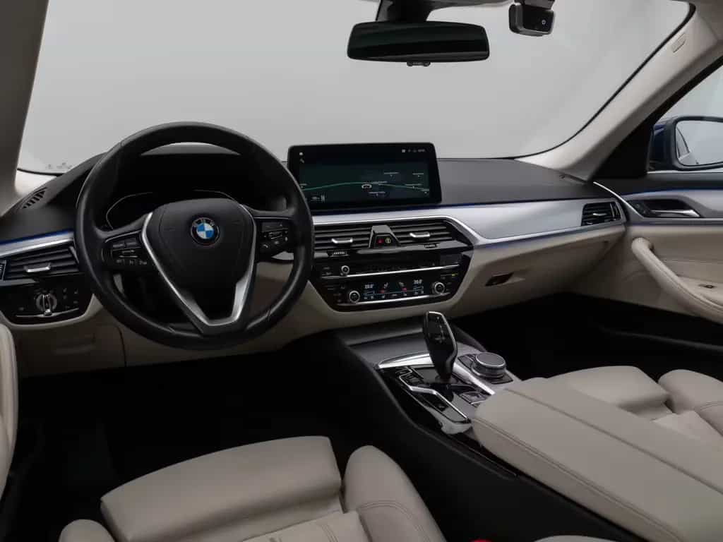 BMW 5 Series 530d xD Panoram Kamera HUD DAB HiFi SoftCl Sport 08/2020-photo-40