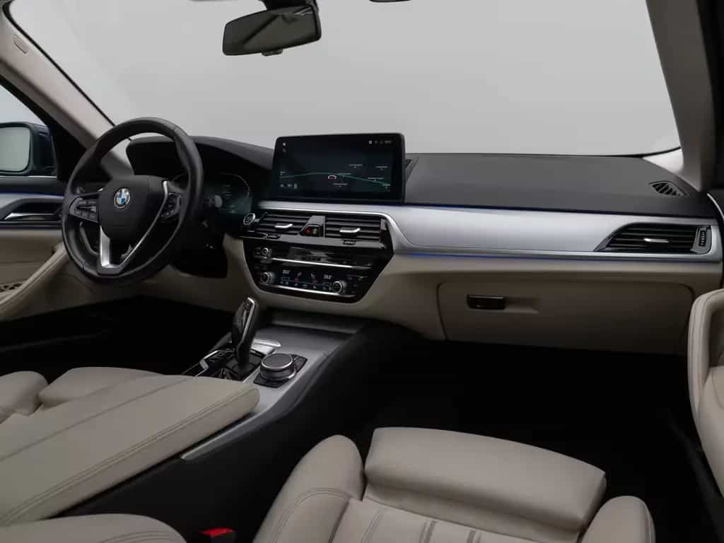 BMW 5 Series 530d xD Panoram Kamera HUD DAB HiFi SoftCl Sport 08/2020-photo-42